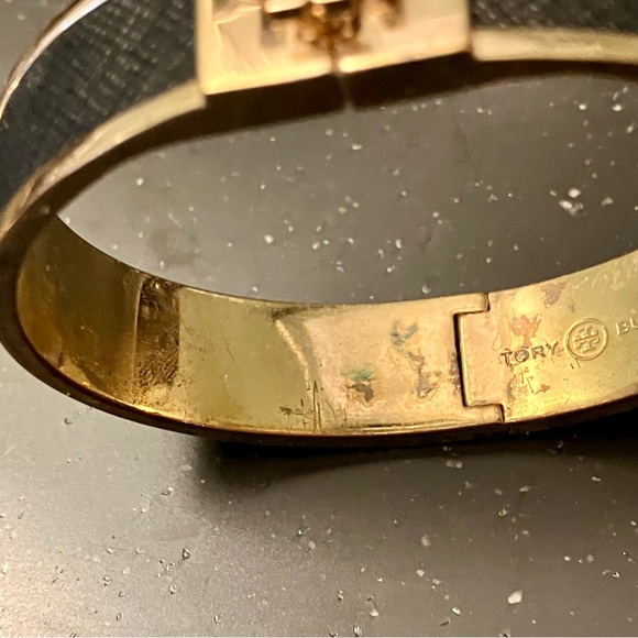 Tory Burch - 1/2” Black Leather Inlay Gold Hinged Bracelet - Picture 10 of 10